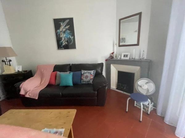 Vente                                                      Appartement
                        
                     3 pièces                      49 m2                     à Perpignan