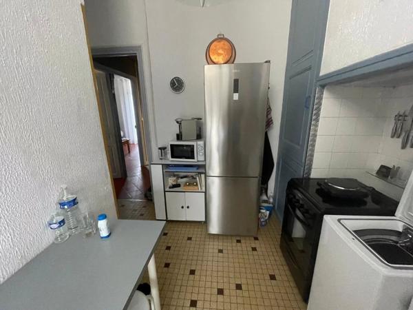 Vente                                                      Appartement
                        
                     3 pièces                      49 m2                     à Perpignan