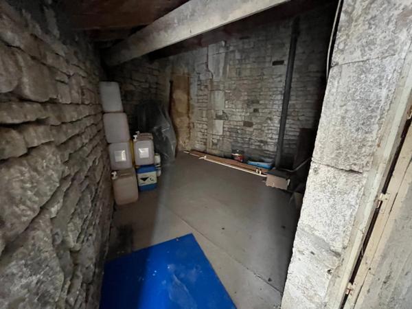 LUCON QUARTIER MARCHE COUVERT ET PISCINE MAISON DE CARACTERE BOURREE DE CHARME AVEC ANNEXES ET PATIO