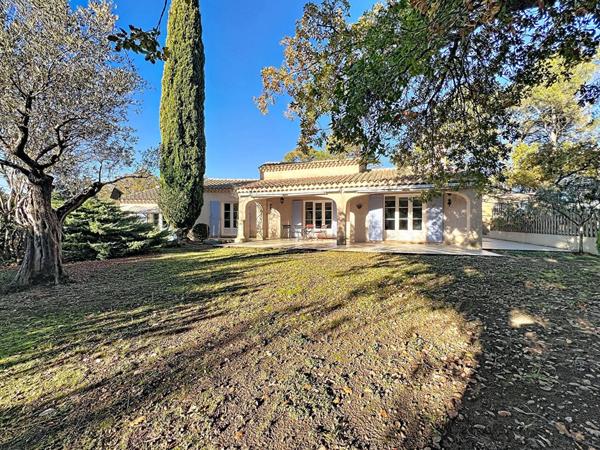 Maison T5 avec studio indépendant, piscine et garage - Gréasque (13850)