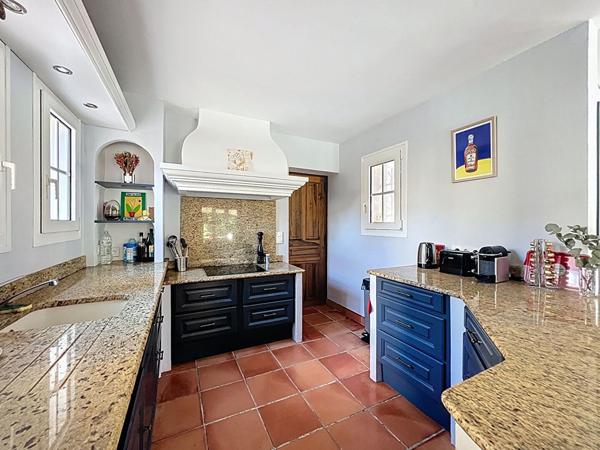 Maison T5 avec studio indépendant, piscine et garage - Gréasque (13850)