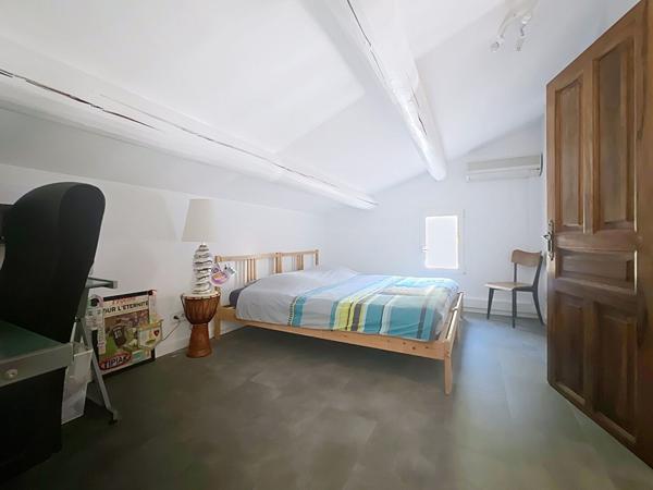 Maison T5 avec studio indépendant, piscine et garage - Gréasque (13850)