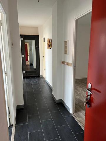 Appartement avec 3 chambres, garage.