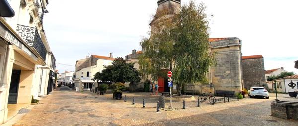 Local commercial 130m2 avec appartement emplacement N°1 - centre SAINT PIERRE D'OLERON (17)