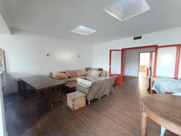 Local commercial 130m2 avec appartement emplacement N°1 - centre SAINT PIERRE D'OLERON (17)