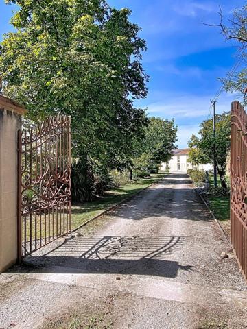 Exclusivité : corps de ferme avec dépendances