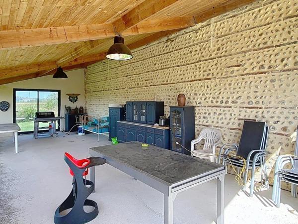 Exclusivité : corps de ferme avec dépendances