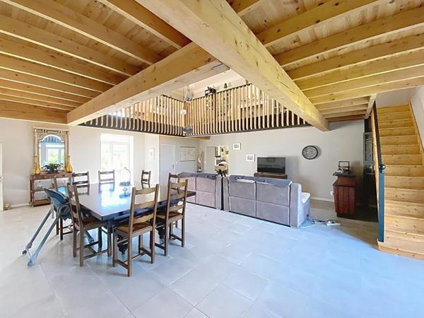 Exclusivité : corps de ferme avec dépendances