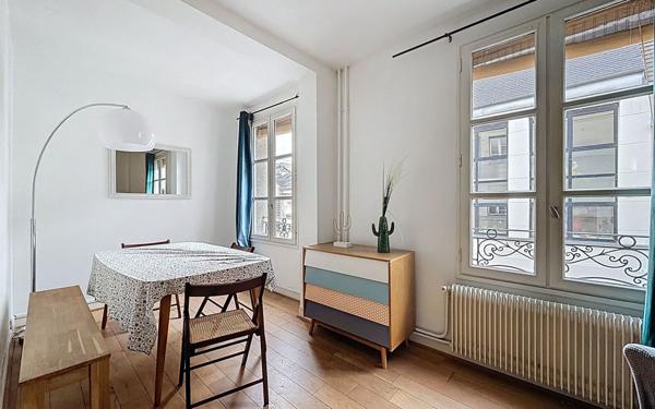 Appartement à vendre    2 pièces • 66 m2 Suresnes