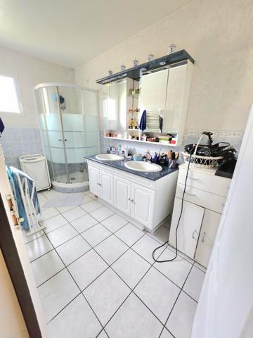 MAISON AVEC JARDIN ET GARAGE LOIRE-SUR-RHONE