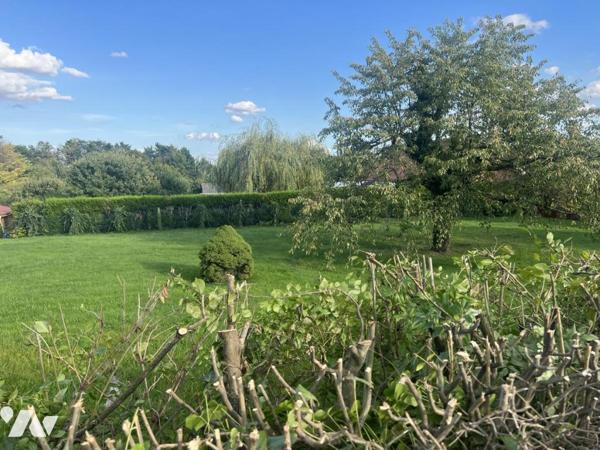 PROCHE CAMBRAI dans bel environnement résidentiel : deux parcelles de terrain à bâtir à vendre