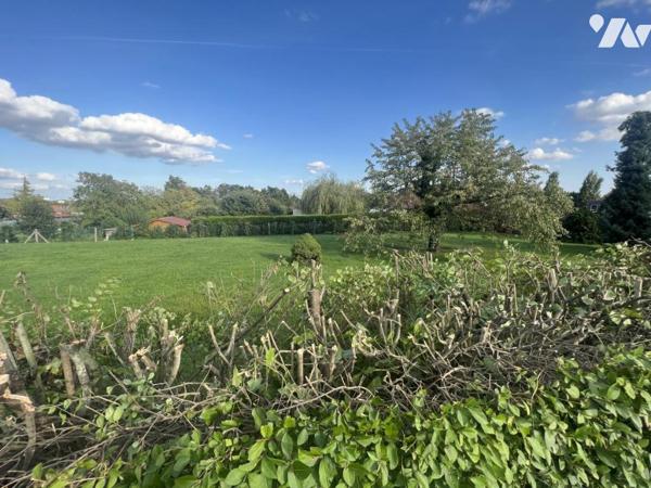 PROCHE CAMBRAI dans bel environnement résidentiel : deux parcelles de terrain à bâtir à vendre