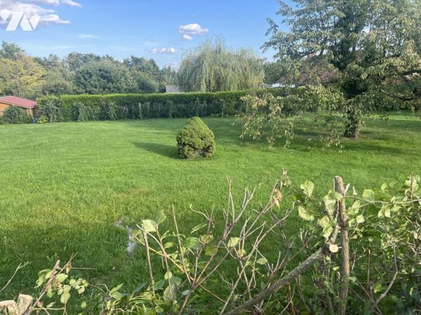 PROCHE CAMBRAI dans bel environnement résidentiel : deux parcelles de terrain à bâtir à vendre