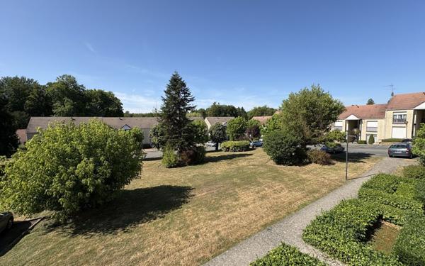 Appartement à vendre    2 pièces • 30,85 m2 Mennecy