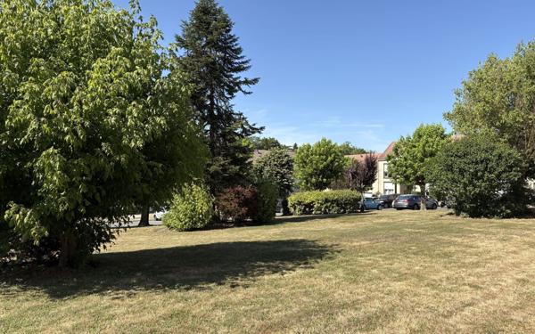 Appartement à vendre    2 pièces • 30,85 m2 Mennecy