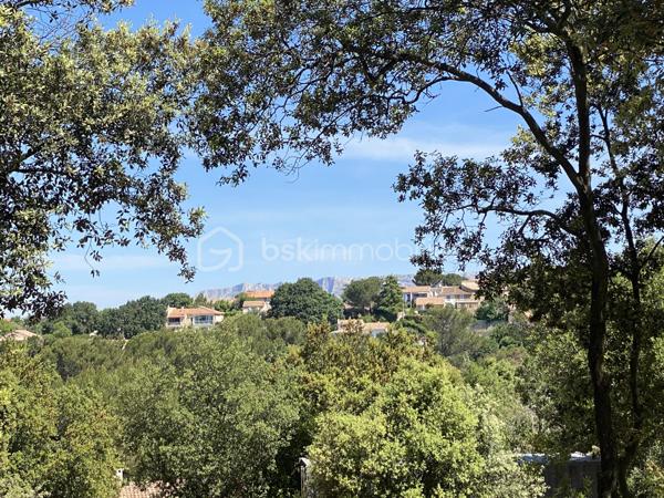 Terrain de 1 184 m²