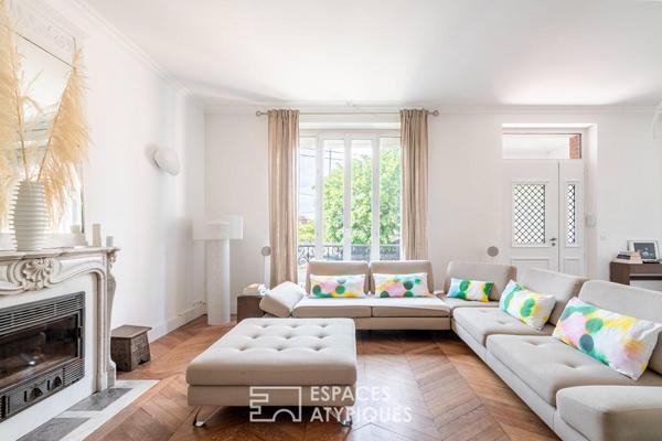 Ensemble immobilier avec jardins : meulière et maison contemporaine