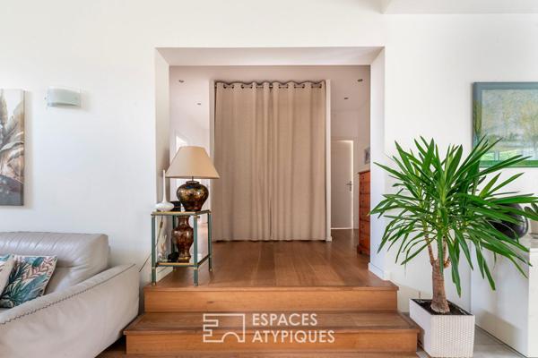 Ensemble immobilier avec jardins : meulière et maison contemporaine