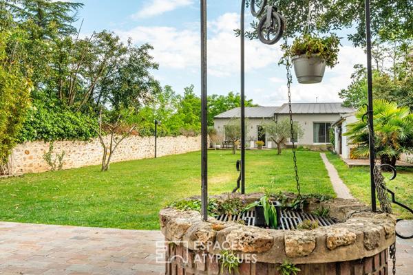 Ensemble immobilier avec jardins : meulière et maison contemporaine