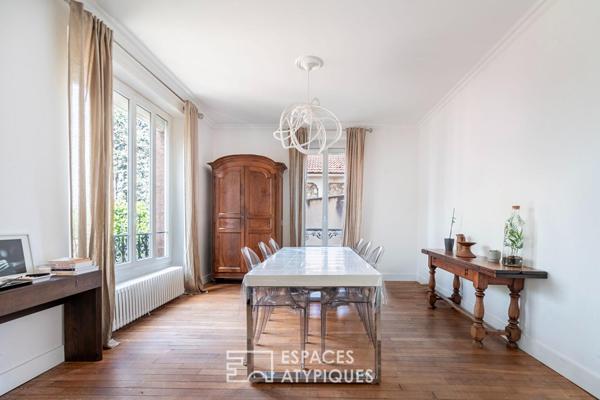 Ensemble immobilier avec jardins : meulière et maison contemporaine