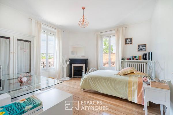 Ensemble immobilier avec jardins : meulière et maison contemporaine