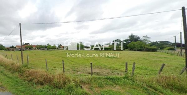 Terrain plat constructible - 1600m² - Campagne - Secteur rare
