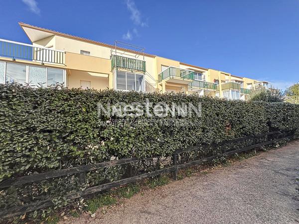 FRONTIGNAN-PLAGE, APPARTEMENT T2 DE 31 M2 ET PARKING DANS UNE RESIDENCE AVEC PISCINE EN BORD DE PLAGE ET PARKING PRIVE A VENDRE