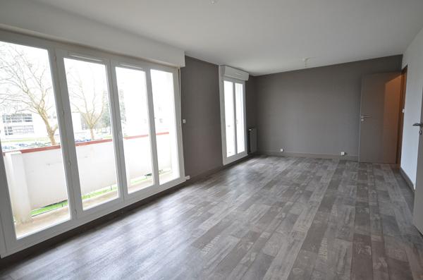 BREST KERGOAT - Proche facs, Type 4 entièrement rénové de 74m² avec place de parking , Brest