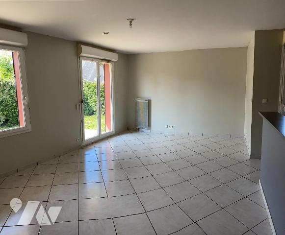 L'HERMITAGE - Emplacement idéal à proximité des transports (arrêt de bus) commodités et espaces...