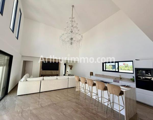 Vente                                                      Villa
                        
                     4 pièces                      125 m2                     à Vias