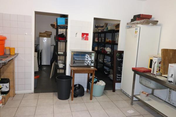 LOCAUX 158M² DE RESTAURANT PROXIMITE MARCHE DES HALLES DE ROCHEFORT 17300