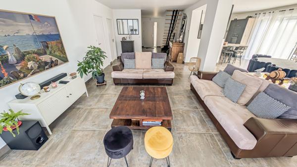 Écommoy (72220) LOFT ENTIÈREMENT RÉNOVÉ - 220M2