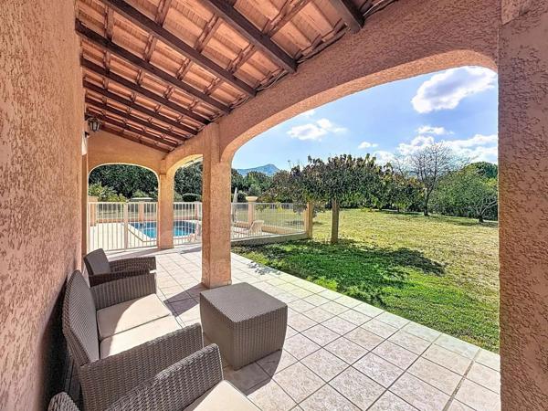 Vente                                                      Maison
                        
                     6 pièces                      140 m2                     à Trets