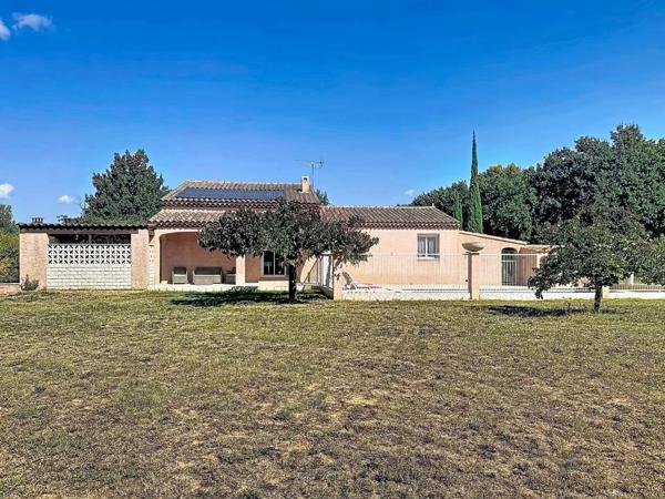 Vente                                                      Maison
                        
                     6 pièces                      140 m2                     à Trets