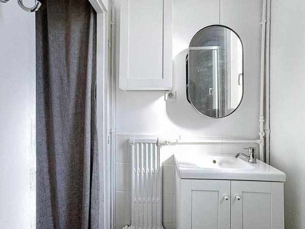 CHARMANT 2P AVEC EXTERIEUR PRIVATIF