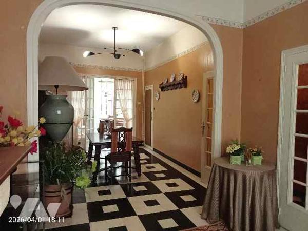 Maison de ville de 4 pièces-99m2 + cour extérieure à vendre