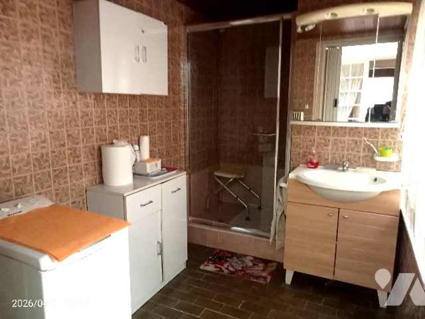 Maison de ville de 4 pièces-99m2 + cour extérieure à vendre