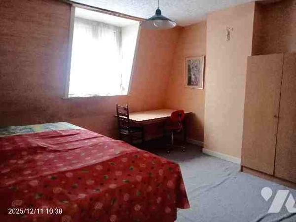 Maison de ville de 4 pièces-99m2 + cour extérieure à vendre