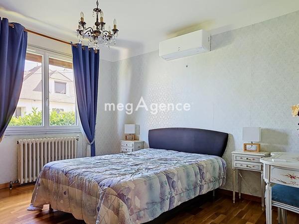 Maison à BOUAFLE, 78410 - 9 pièces 175m²