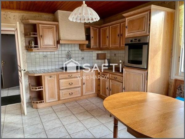 Proche Les Herbiers. Les Landes Genusson. Beaux volumes. Vaste Terrain.