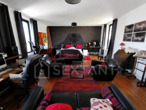 DEMEURE EN PIERRE DE TAILLE - 488 M² HABITABLES - 5 CHAMBRES - JARDIN 2610M² - AUX PORTES DE COGNAC