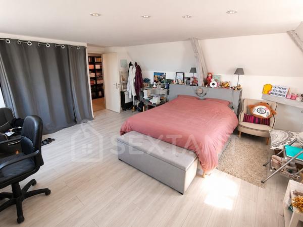 DEMEURE EN PIERRE DE TAILLE - 488 M² HABITABLES - 5 CHAMBRES - JARDIN 2610M² - AUX PORTES DE COGNAC