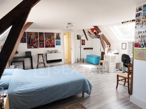 DEMEURE EN PIERRE DE TAILLE - 488 M² HABITABLES - 5 CHAMBRES - JARDIN 2610M² - AUX PORTES DE COGNAC