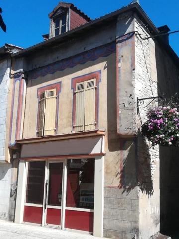 Dpt Lot (46), à vendre maison P8 de 92 m²