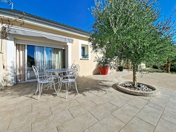 MAISON DE PLAIN PIED - 5 CHAMBRES - CHÂTELLERAULT