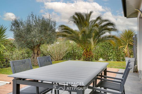 Villa contemporaine aux lignes épurées avec piscine