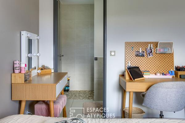 Villa contemporaine aux lignes épurées avec piscine