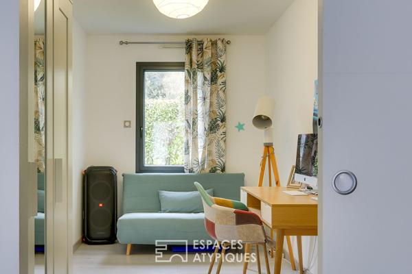 Villa contemporaine aux lignes épurées avec piscine