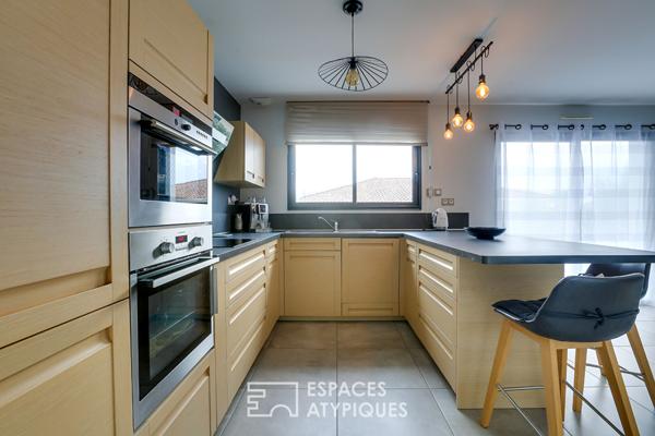 Villa contemporaine aux lignes épurées avec piscine