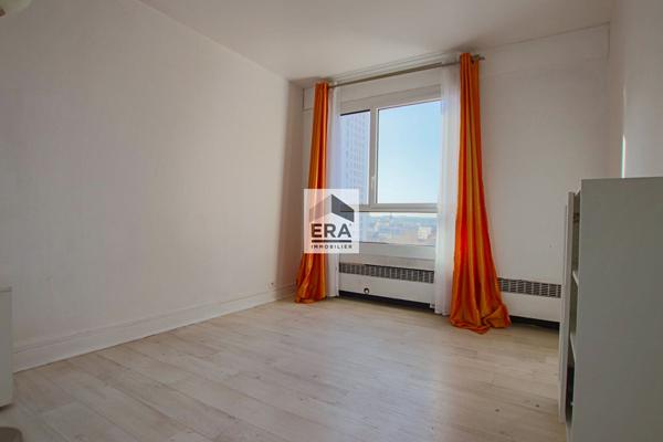 Appartement Paris 3 pièce(s) 66.4 m2